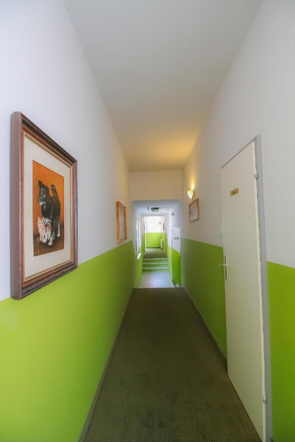 Economic Sb Apartment Bécs Kültér fotó